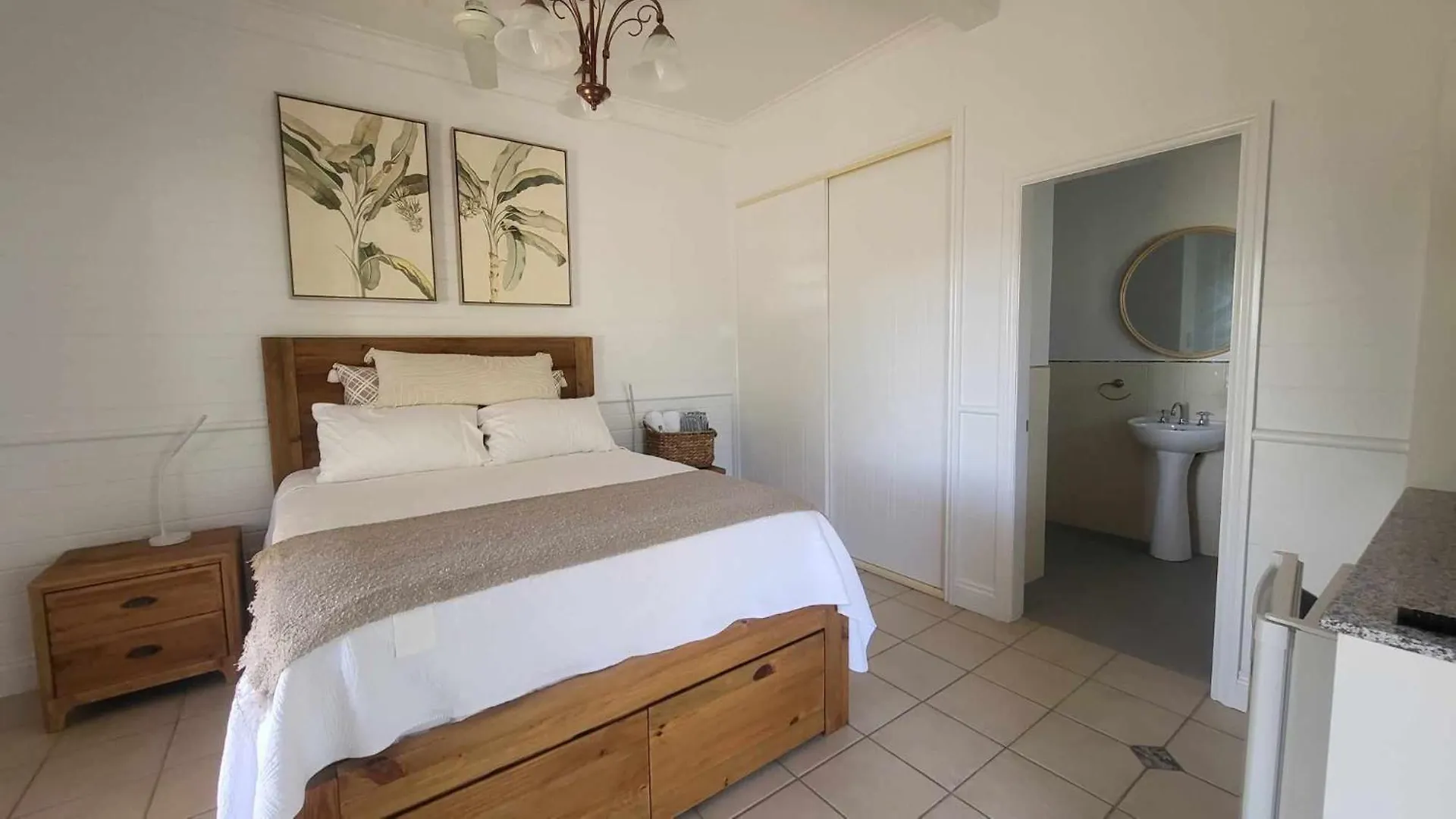 Ribbonwood Bed & Breakfast, Emu Park Qld 0*,  Australia
